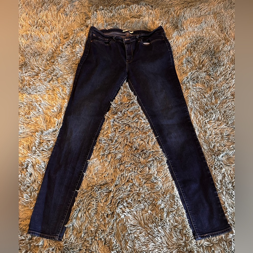 Levi’s 711 skinny jeans